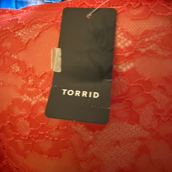 Torrid Coral Lace Inset Flutter Sleeve Dress, Plus Size 2 (18/20), NWT - Picture 5 of 6